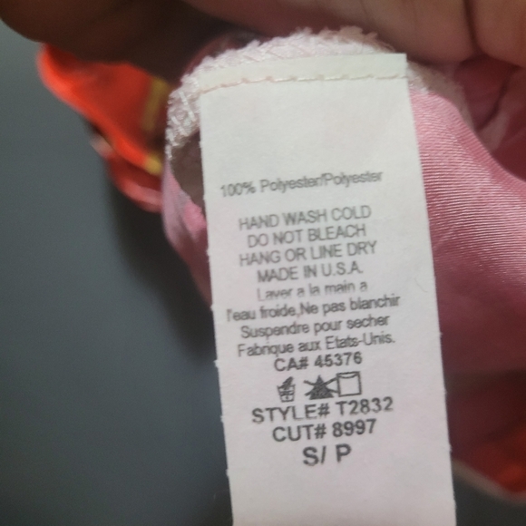 Suzy Shier Short Batwing Cold Shoulder Top S - Picture 6 of 6